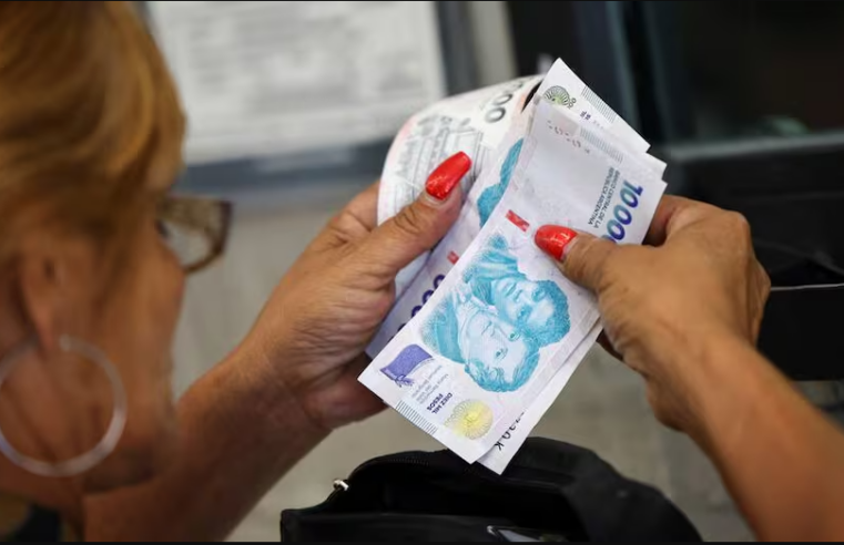 Tras la actualización oficial, la jubilación mínima quedará fijada en $369.600, mientras que la máxima alcanzará los $2.487.063 - Foto Redes Sociales