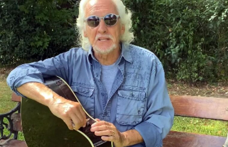 Indignación total: destrozan la guitarra de Nito Mestre en Buquebus y músicos reaccionan