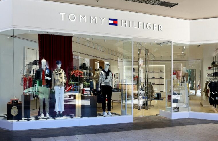 Palmas del Pilar suma a TOMMY HILFIGER y potencia su propuesta de moda