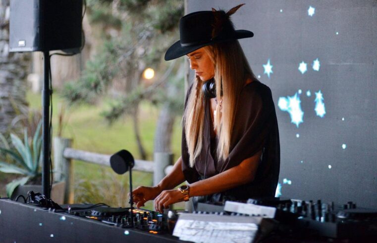 Gaby Alvarez regresa a Punta del Este con el lanzamiento de AP Ibiza y el 20º aniversario de Casa Suaya