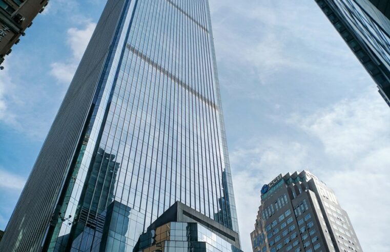 ¡Castigo a los ricos! El plan de NY para quitarle $500 millones a dueños de departamentos vacíos
