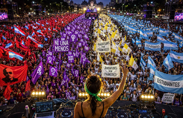Tres marchas, un velorio y una advertencia: la grieta, el odio y lo que la calle reclama