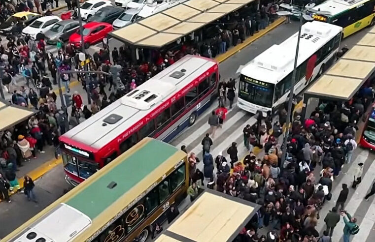 ¡Colapso total en Constitución! El transporte explota y afecta a más de 200 mil personas este lunes