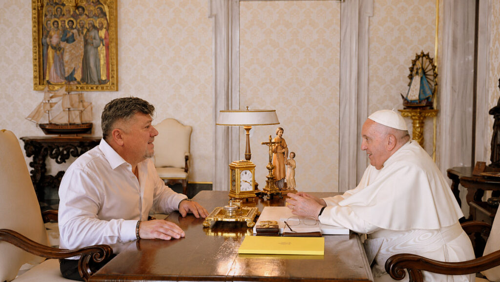 Rubén Armoa junto al Papa Francisco