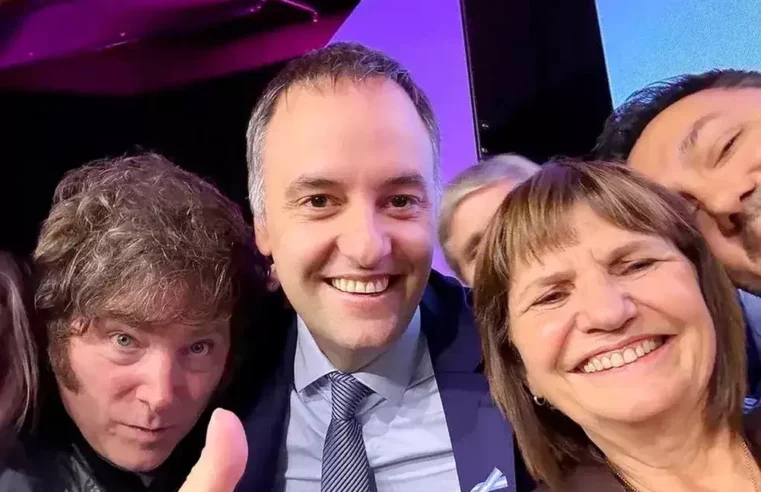 Adorni se juega su continuidad: reunión de urgencia en Casa Rosada ante el riesgo inminente de una moción de censura
