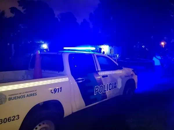 Minuto a minuto: 4 motochorros acribillaron a un comisario frente a vecinos y nadie sabe quiénes son