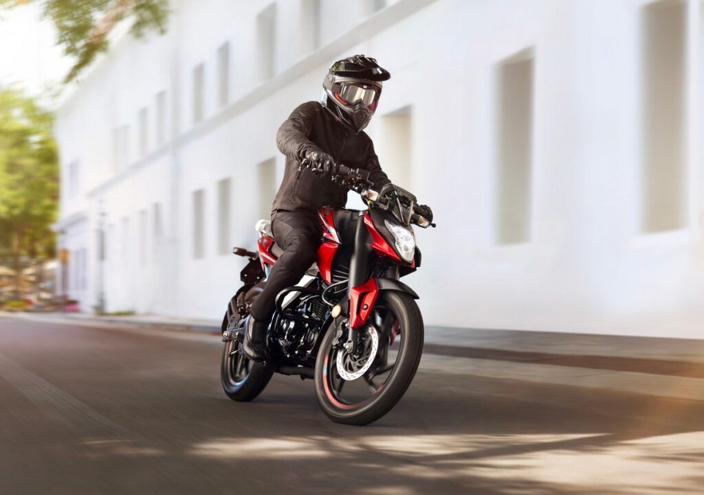 Rouser N125